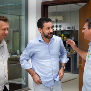 Deputado federal Rodrigo da Zaeli percorre 107 municípios de MT por via terrestre e prioriza repasses para a saúde