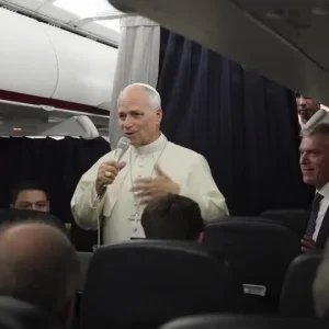 Papa Leão diz que extrema direita não é expressão autêntica do cristianismo