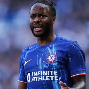 Ex-Chelsea e City admite direção perigosa após acidente com Lamborghini