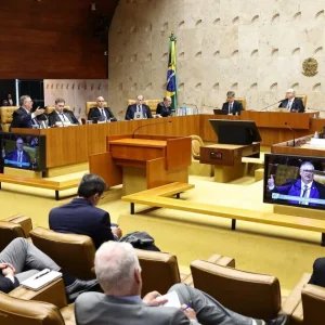 PoderData/Aya: 68% dizem que Master/STF não influencia voto para presidente