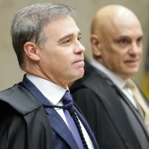Análise: Entorno de Mendonça aposta em vitória contra Moraes no STF