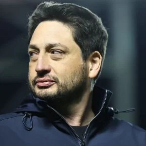 Bola de Ouro 2026: Arthur Elias não é indicado a melhor técnico do feminino