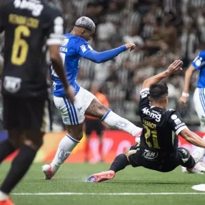 Dirigente do Cruzeiro pede desculpas por eliminação e manda recado