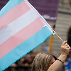 EmpregaTrans: capacitação gratuita para pessoas trans e travestis abre 30 vagas em Cuiabá; saiba como se inscrever
