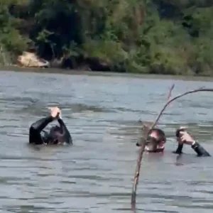 Vítima é assassinada e jogada no Rio Arinos; corpo é encontrado 4 km rio abaixo; Veja o Vídeo