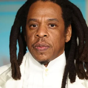 Mulher que acusou Jay-Z de estupro volta atrás e diz que nunca o conheceu