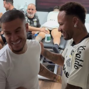 Coutinho celebra parceria com Neymar em chegada ao Santos: “Um prazer”