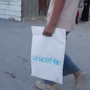 Alunos de Gaza retornam a escolas danificadas pela guerra