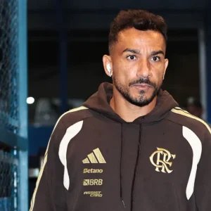 Danilo recusa convite para integrar comissão técnica de Ancelotti