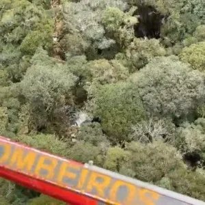 Helicóptero do cantor Rick: o que as equipes sabem até agora sobre a queda