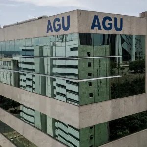 AGU pede suspensão imediata do afastamento de diretor-geral da PF
