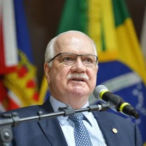 Fachin diz que analisará fatos sobre Moraes e promete “medidas cabíveis”