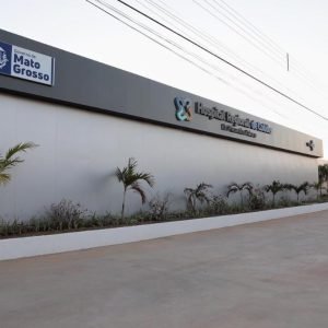 Bebê com rim paralisado espera há 5 dias transferência para UTI em MT