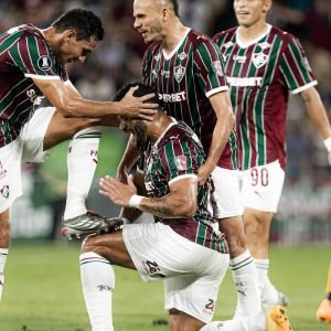 Fluminense bate Platense e abre vantagem nas quartas da Libertadores