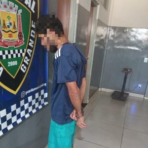 Homem é detido após sair de audiência e descumprir medida contra ex