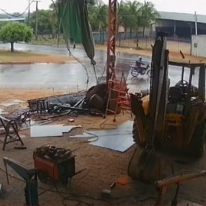 Motociclista morre em acidente após bater contra caminhonete em MT