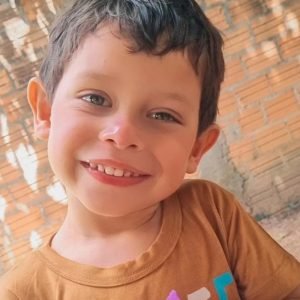 Menino de 4 anos morre afogado após areia ceder em balneário de MT