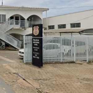 Mulher é presa suspeita de matar marido com golpes de canivete em MT