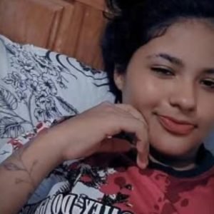 Jovem morre após moto bater contra poste na MT-251; bebê e motociclista ficam feridos