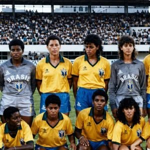 Desfile de 7 de Setembro homenageia pioneiras do futebol feminino
