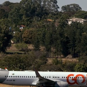 Avião da GOL faz pouso de emergência após decolagem em Goiânia