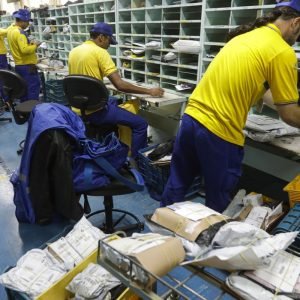 Greve nos Correios: TST determina manutenção de 80% do efetivo