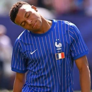 Jovem de 18 anos suspeito de planejar sequestro de Mbappé é preso na França
