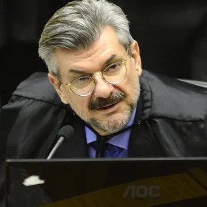 AGU aciona STF para que Marco Buzzi perca cargo de ministro do STJ