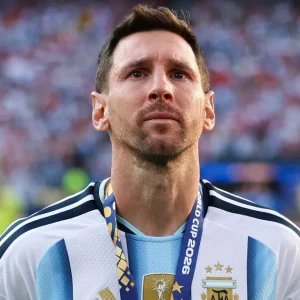 Quem será o novo líder da Argentina após aposentadoria de Messi na seleção?