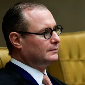 STF reconduz Zanin para segundo biênio como ministro substituto no TSE