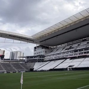 Corinthians enfrenta a Chapecoense com desfalques; veja provável escalação