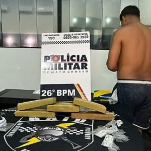 Polícia encontra cinco tabletes de maconha e drogas embaladas para venda em Nova Mutum; veja vídeo