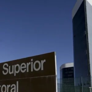 TSE rejeita ação para derrubar imagem de Bolsonaro feita por IA