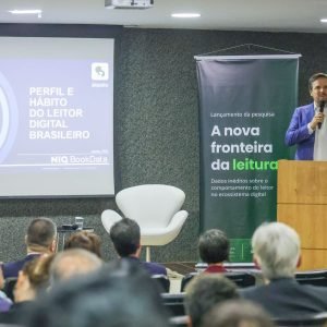 Pesquisa mostra que celular impulsiona a leitura digital no Brasil