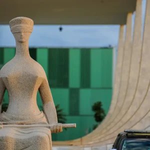 Presidente do STF assume relatoria do processo sobre Moraes e Vorcaro