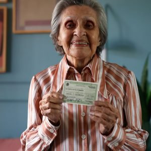 Campanha incentiva voto de quem tem mais de 70 anos