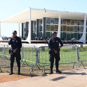 Entenda: STF encerra sessão sem definir casos sobre Moraes e Mendonça