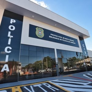 Mãe vai registrar perda de documento e filho acaba preso em MT