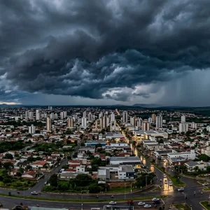 INMET emite alerta amarelo de tempestade com ventos de até 60 km/h para Rondonópolis nesta quarta-feira