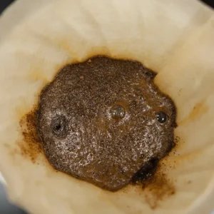 Mistura de canela em pó com borra de café: como funciona e para que ela é recomendada