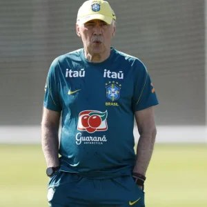 Veja como foi o último treino da Seleção antes de pegar a Austrália
