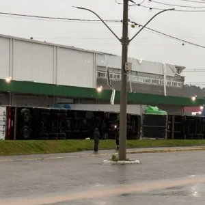 Sobe para dois número de mortos por chuvas no RS; três seguem desaparecidos