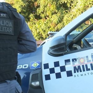 Homem com tornozeleira é preso por agredir irmã e ameaçar o pai em MT