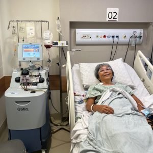 Após decisão judicial, paciente com câncer incurável recebe CAR-T, tratamento que chega a R$ 4 milhões