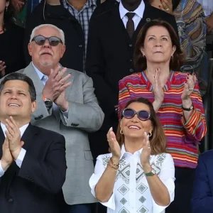 Começa o desfile cívico-militar do Dia da Independência em Brasília
