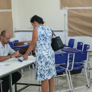 Seis estados e o DF terão segundo turno para governador