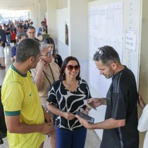 Trabalhador tem direito de sair do serviço para votar; confira a lei