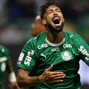 Palmeiras dá show, humilha Corinthians e mergulha rival na crise