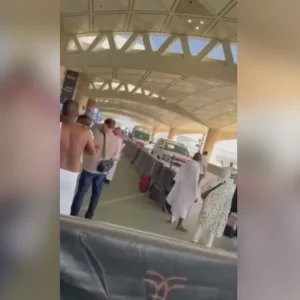 Houthis renovam alerta sobre aeroportos sauditas após ataque com 12 mortos