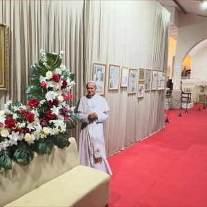 Objetos usados pelo Papa João Paulo II em Cuiabá são expostos em MT